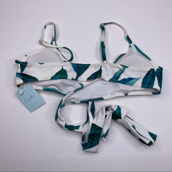 Cupshe Tie Front Bikini Swimsuit Top. NWOT tag fell off has not been worn - Picture 4 of 4